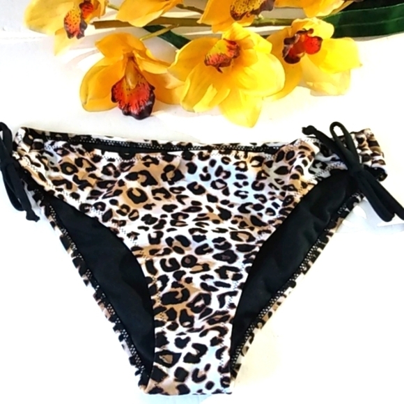 SHEKINI WHITE CHEETAH HI-CUT STRING TIE BIKINI BOTTOMS SIZE EXTRA SMALL NWOT - Picture 7 of 8